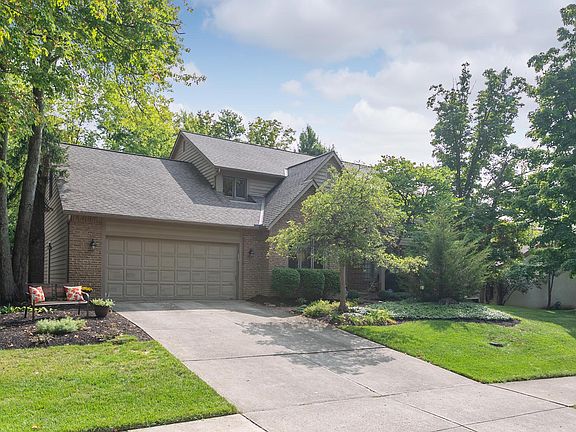 4th image of 212 Woodedge Cir E