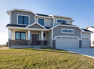 5400 149th St, Urbandale, IA 50323