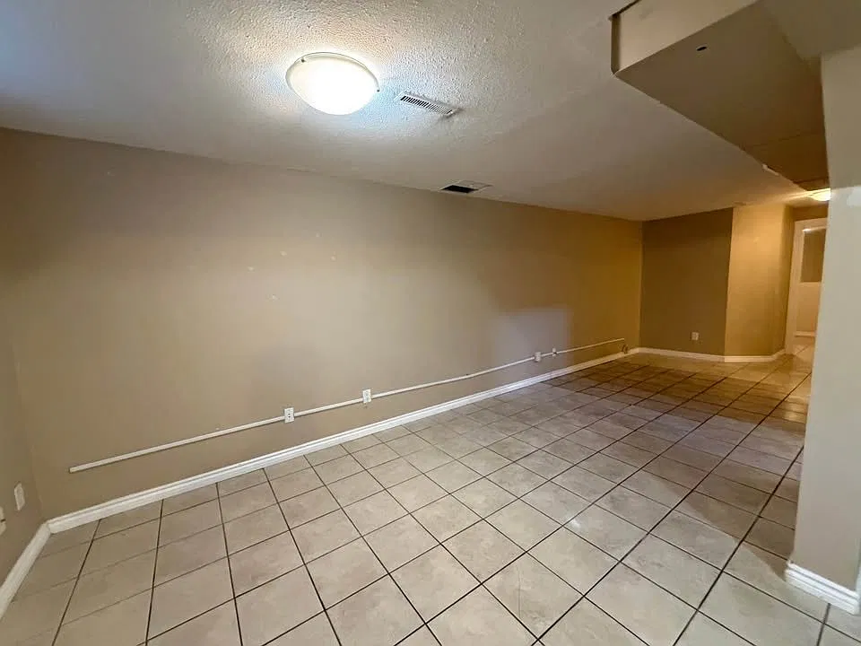 2 bed, 2130 sqft, $1,400 — Photo 4