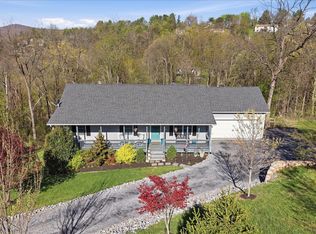 112 Apple Orchard Dr, Linden, VA