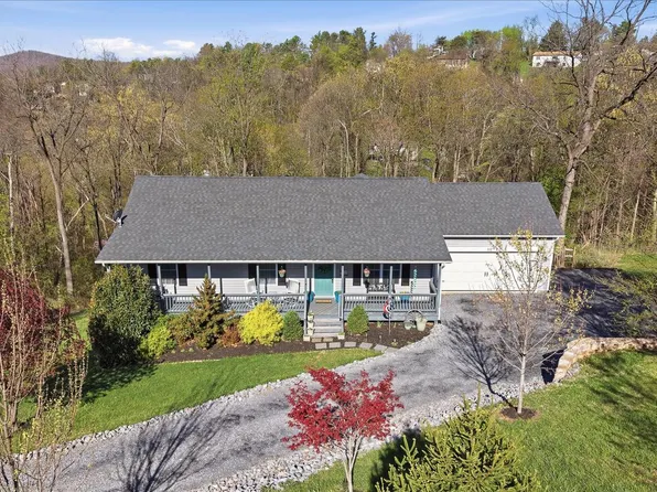 112 Apple Orchard Dr, Linden, VA 22642