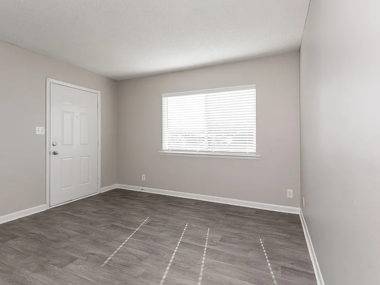 Northwoods Apartments — Photo 5