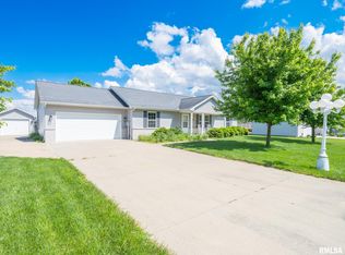 300 N Perry St, Deer Creek, IL 61733