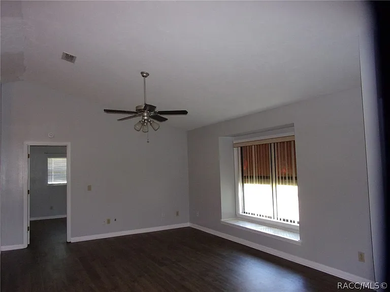 721 S Apopka Ave — Photo 2