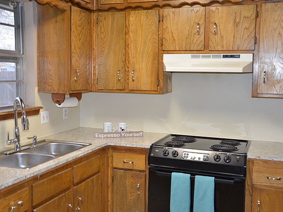 3rd image of 2934 Lavell Ave