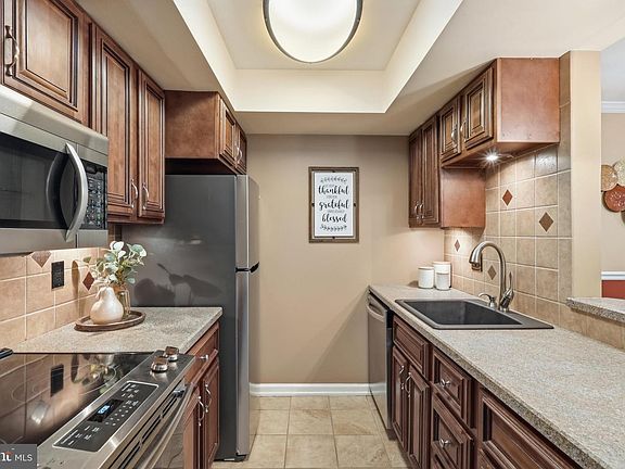 3rd image of 14901 Rydell Rd APT 101
