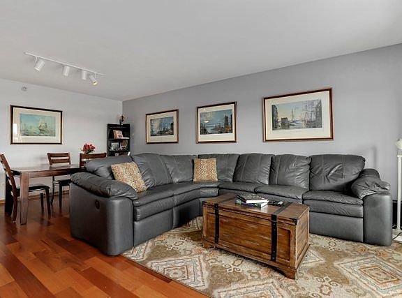 5th image of 1636 Ashland Ave Unit 601