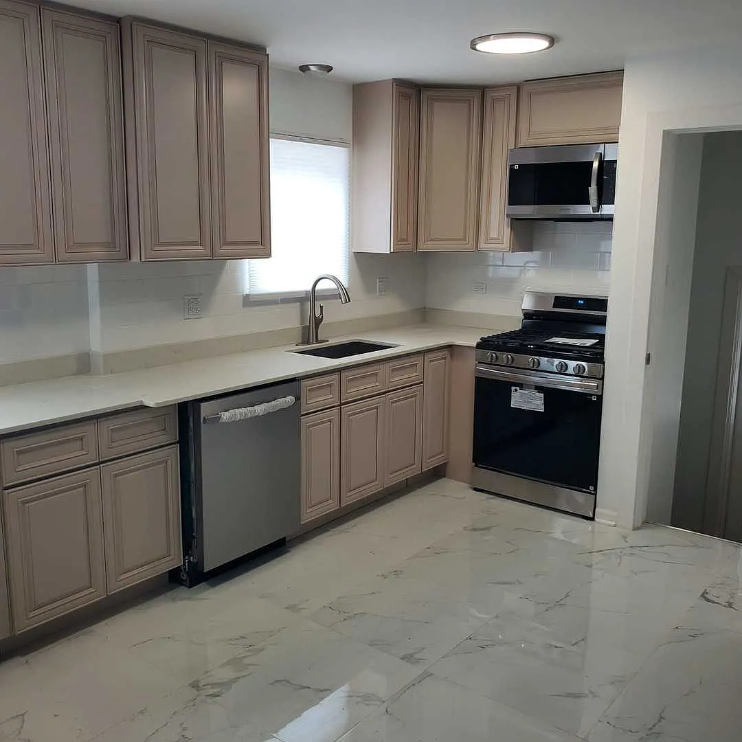 5 bed, 1056 sqft, $3,750 — Photo 3