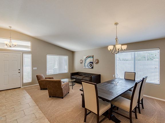 4th image of 434 W Weatherby Pl