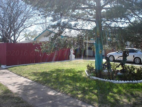 3rd image of 1101 Sierra Dr