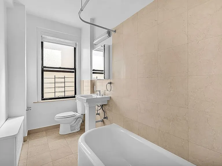 12 E 86th St #831 — Photo 6