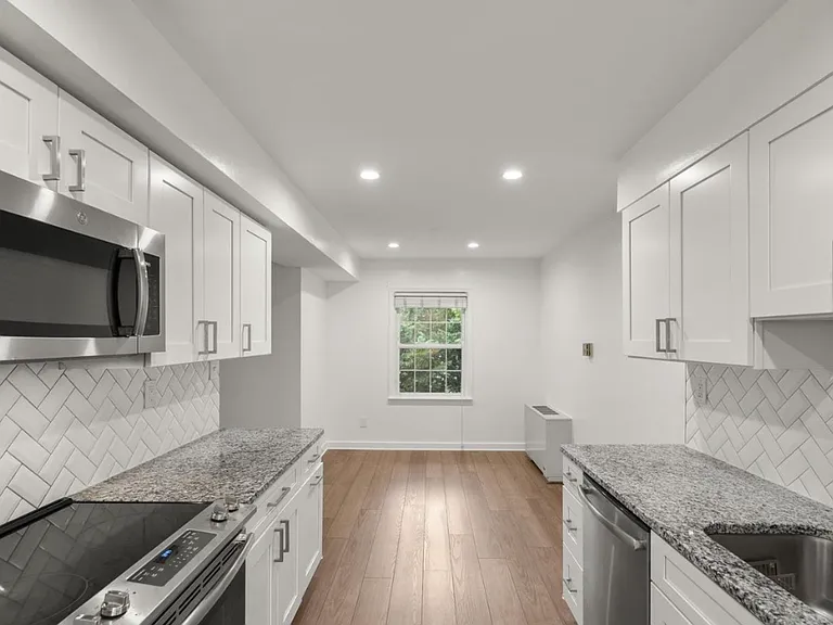 3334 Spring Ln #B42 — Photo 2