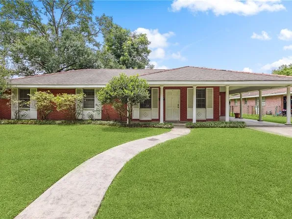 6327 Berkley Dr, Belle Chasse, LA 70131