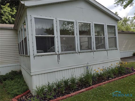 4th image of 1100 Maplewood Ave Lot 14