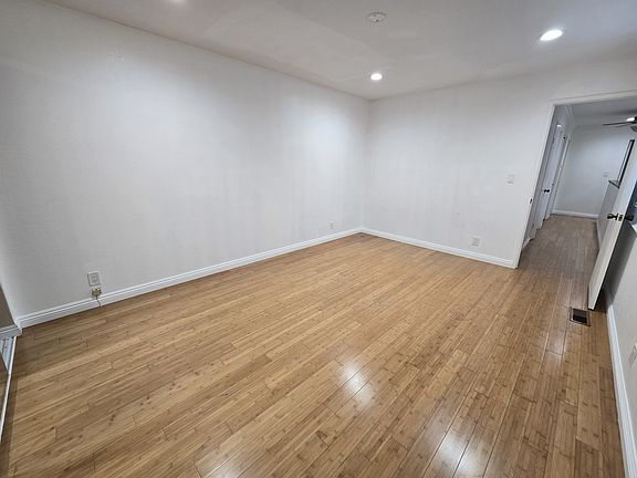 3rd image of 7542 Rosedale Ct