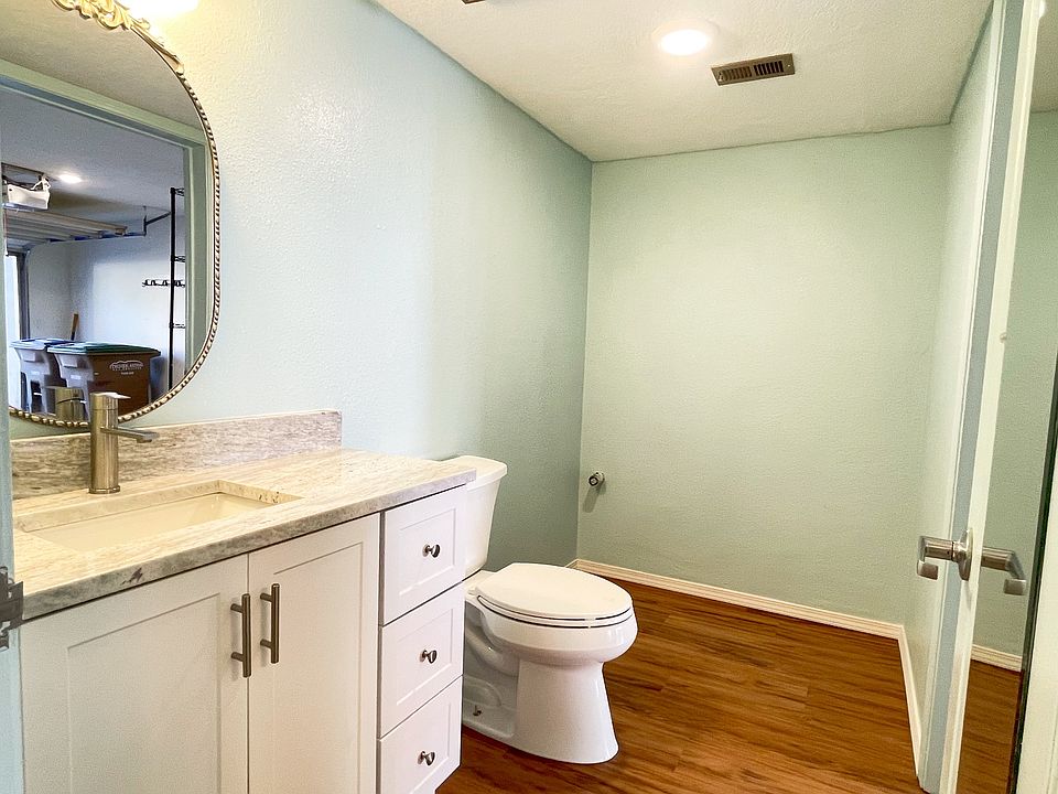 1st 1/2 bath
