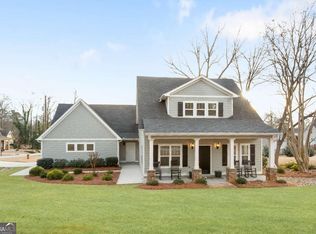 40 E 2nd St, Newnan, GA 30263