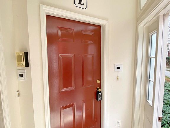 5th image of 5651 Harrington Falls Ln Suite 5651B