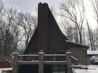 6856 Martin View Dr NE, Rockford, MI 49341