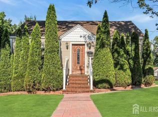 402 Ryders Ln, East Brunswick, NJ 08816
