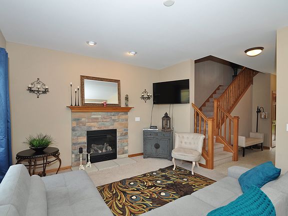 Living Room Entrance Upper