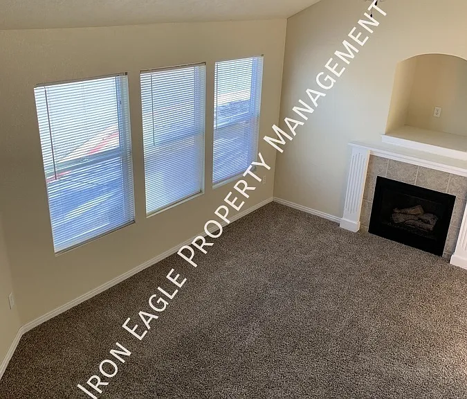 5908 W Port Ln #101 — Photo 3