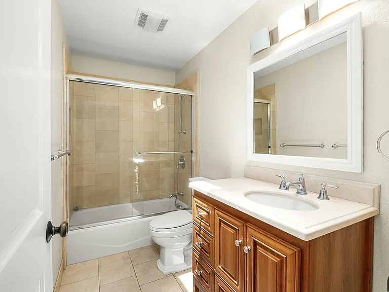 Hall Bathroom Upstairs