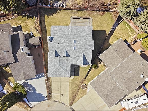 3rd image of 394 Walker Rd NW