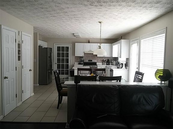 2nd image of 1210 Lendl Ln