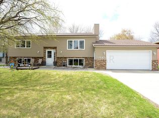 3043 19th St S, Fargo, ND 58103