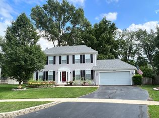 929 Wellington Cir, Aurora, IL 60506