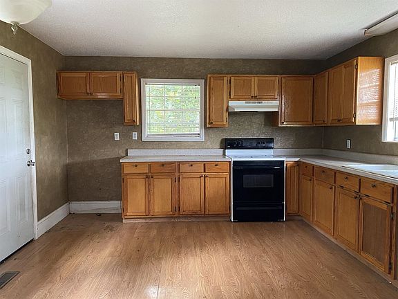 2nd image of 1060 County Road 318