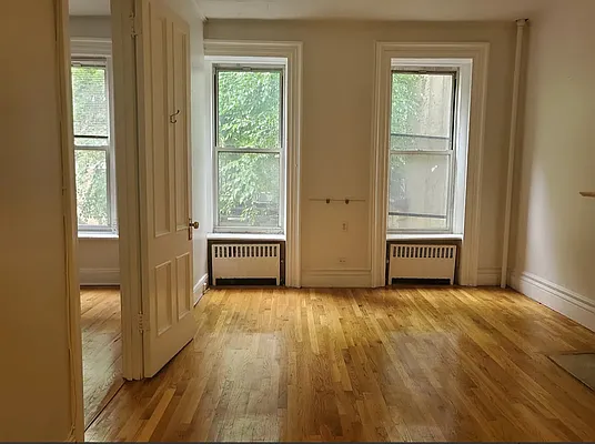 Rented by Frank Valvo Real Estate | media 9