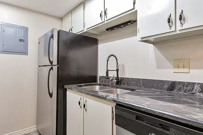 1871 S Pitkin Cir #B — Photo 5