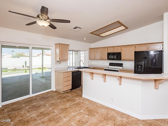 4th image of 3235 Arapaho Dr