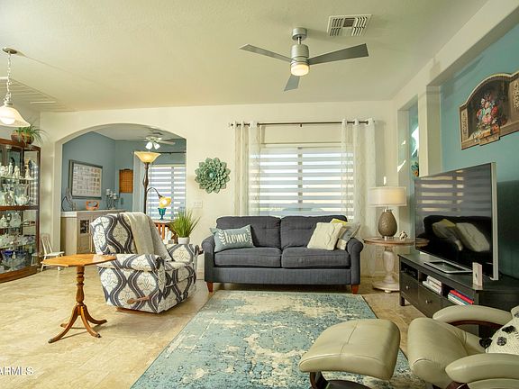 3rd image of 1578 E MELROSE Drive