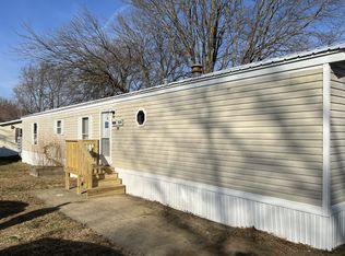 519 W Elm Ave #184, Charleston, IL 61920
