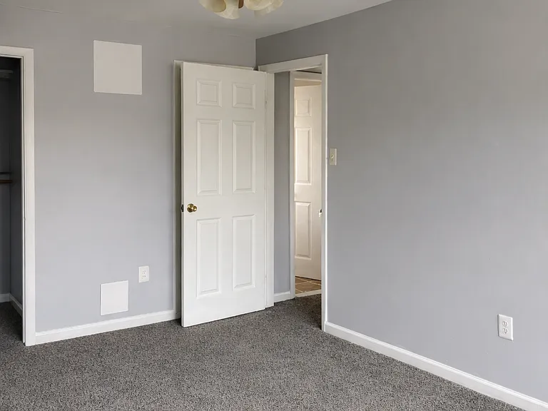5501 1/2 W North Ave — Photo 11