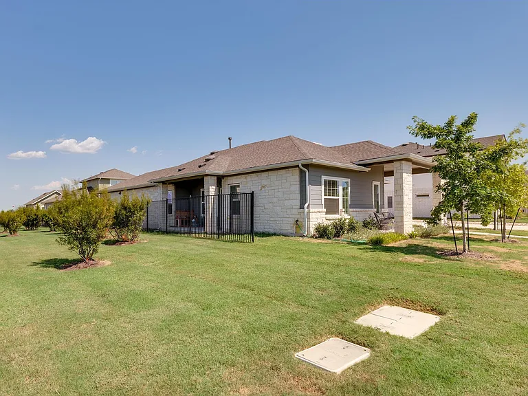 8801 Looksee Ln — Photo 29