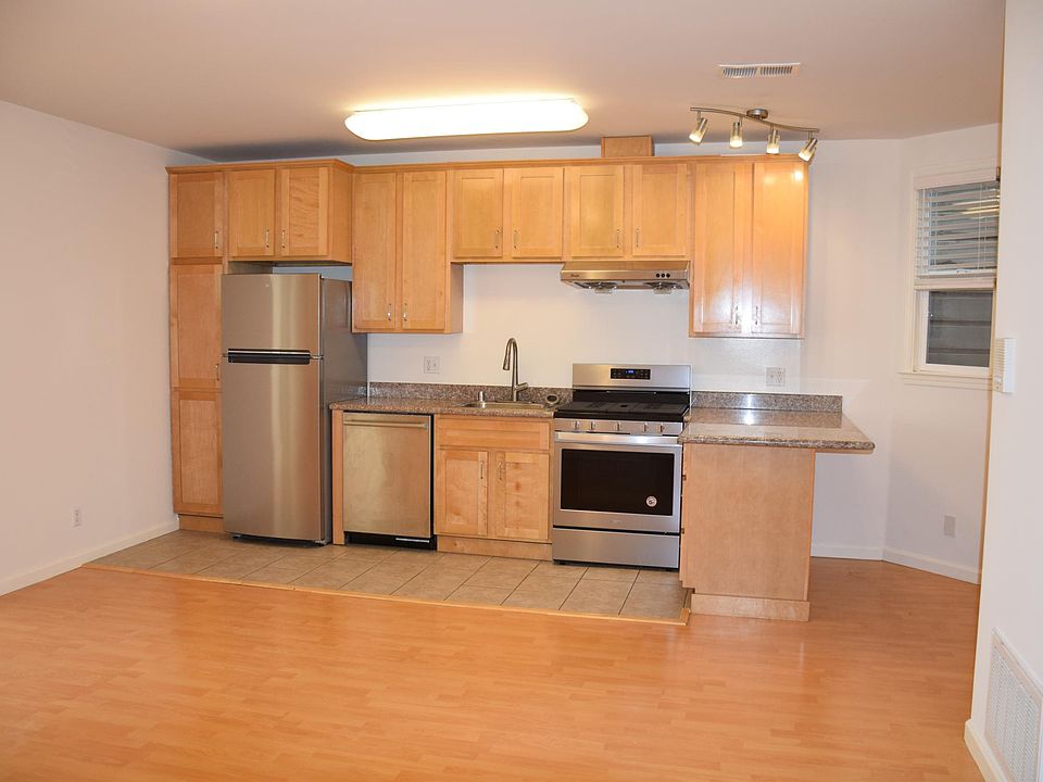 1st image of 1223 6th Ave #2