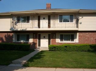 2926 N 124th St, Wauwatosa, WI 53222