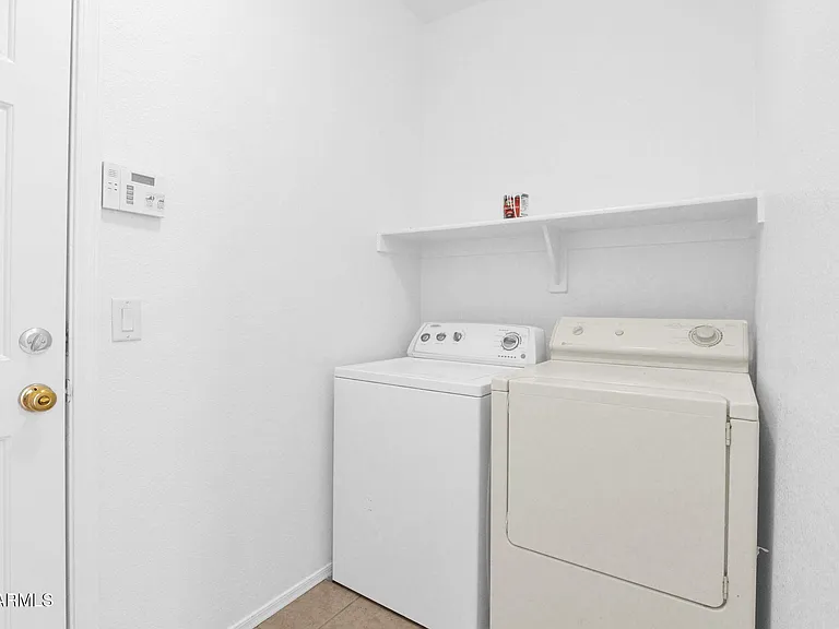 5820 S 26th Pl — Photo 20