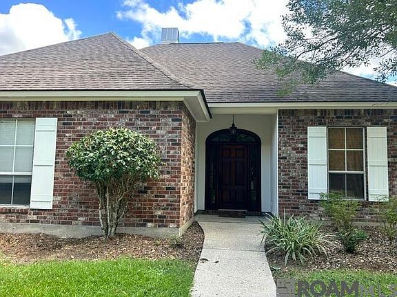 3rd image of 1325 Springlake Dr