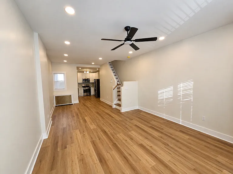 2525 E Madison St — Photo 3