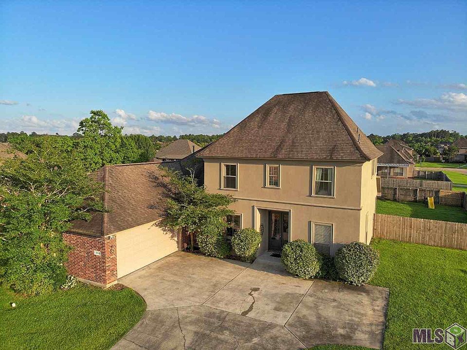 1st image of 13706 Shady Hollow Dr