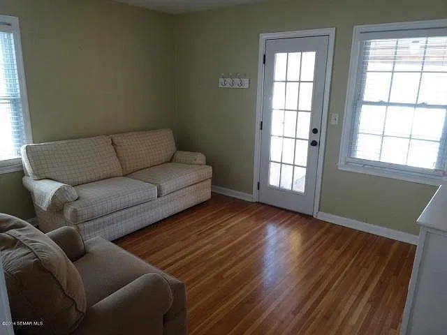 3 bed, $1,800 — Photo 4
