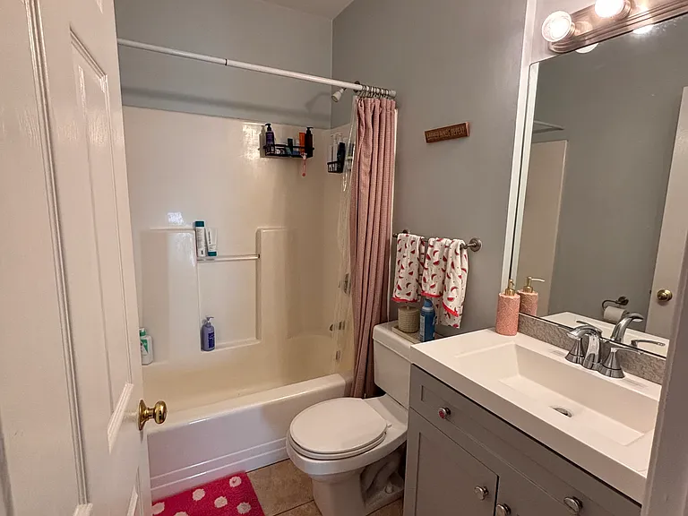 180 Bolton St — Photo 4