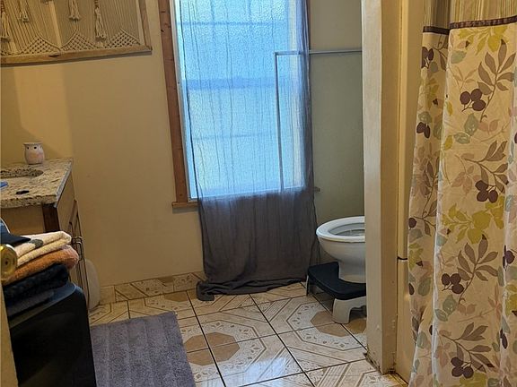 2nd image of 338-340 Scio St