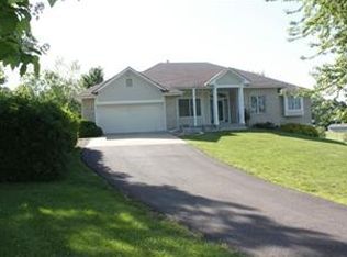 1810 Meadow Rdg, Buckner, MO 64016