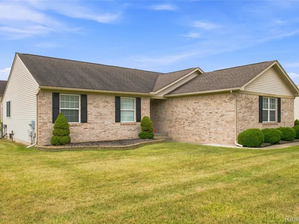 39083 Commons Dr, Romulus, MI 48174